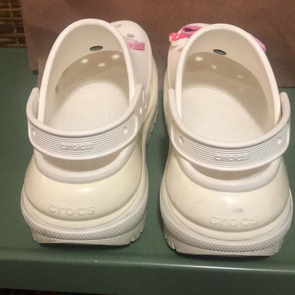 EUC WHITE BARBIE ICONIC CROCS COMFORT 10 - Picture 4 of 6